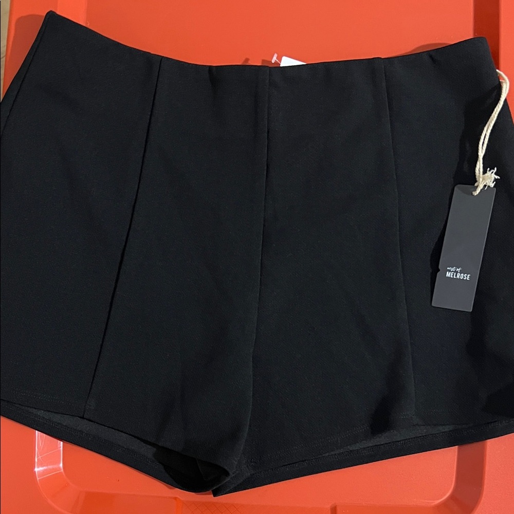 Tilly's Sleek Black Women's Skorts